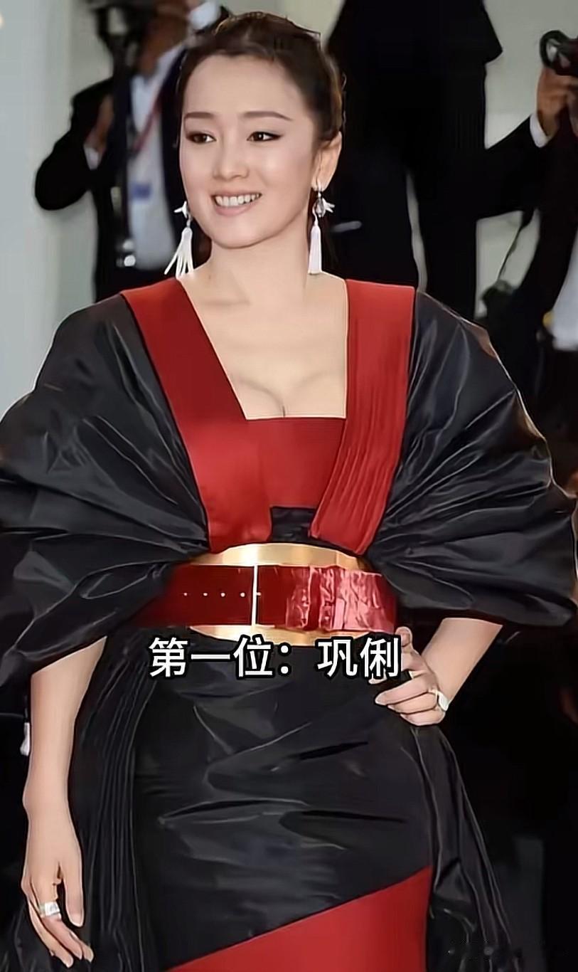 颜值一般但气场强大的10位女明星很多人评价女性，总先盯着五官长相打分。但
