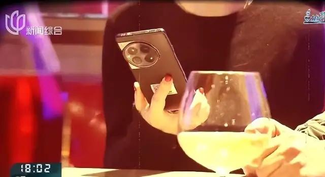 上海一公园相亲角，向来不缺离奇故事，可最近这位65岁大爷的遭遇，还是让无数网友看