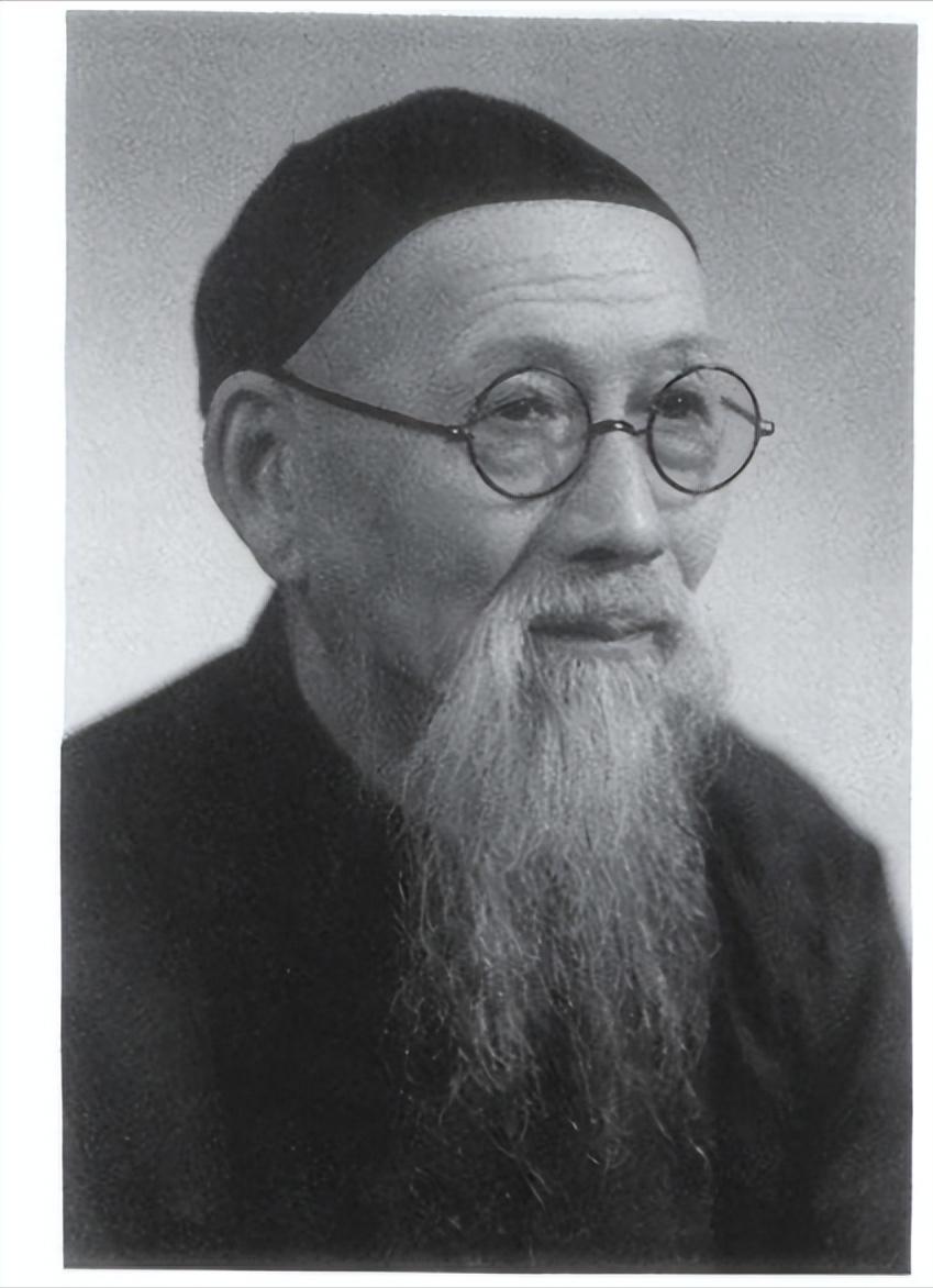 1931年，宋美龄和母亲去杭州玩，花了1.3万元，事后找浙江省政府报销，省