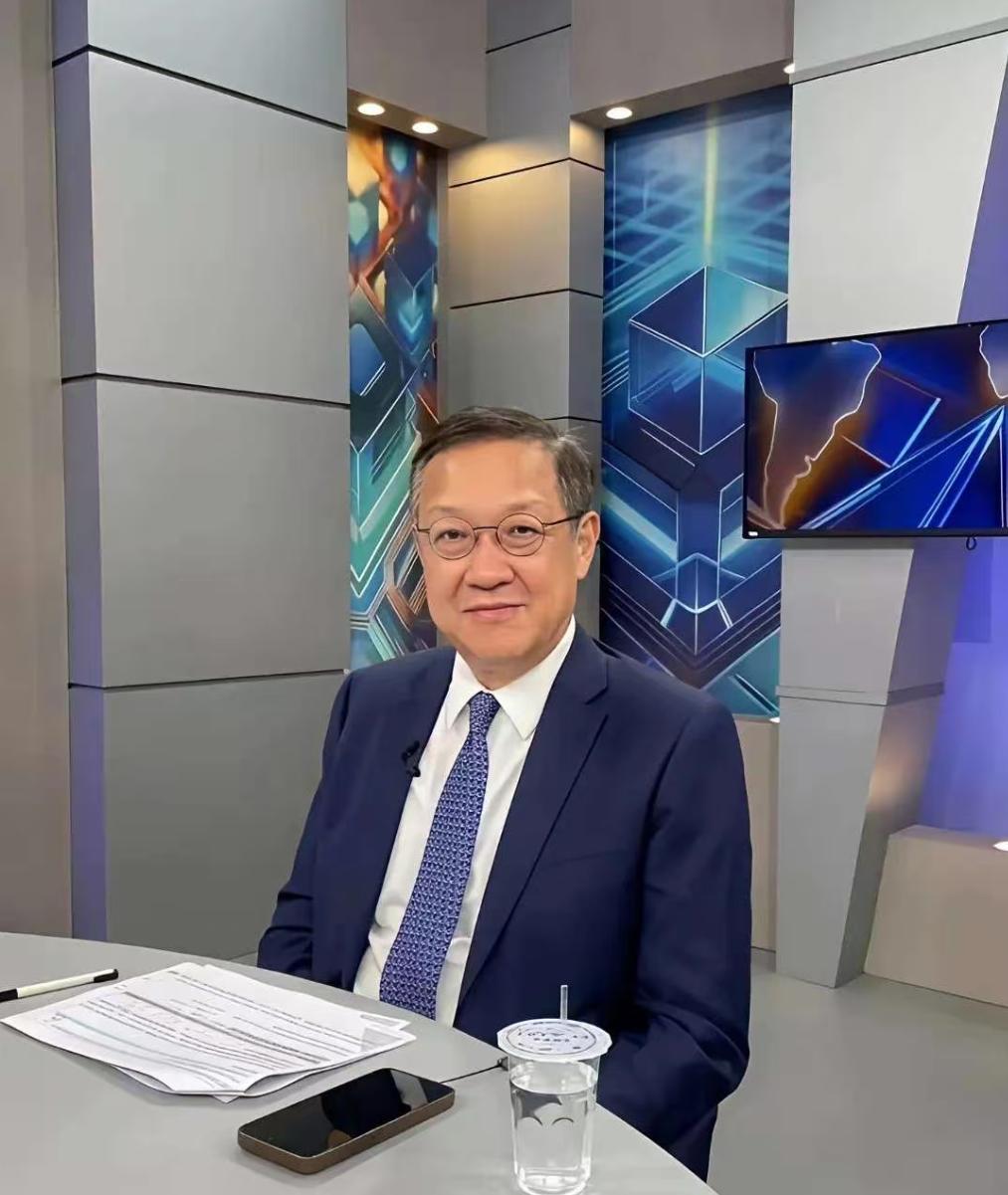 台湾省时事评论员介文汲表示，“我堂堂960万平方公里大国的国民，凭什么听你们这洗