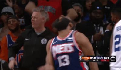 哈登被质疑划水，出场28分钟，只出手4次，命中1球。在刚刚结束的一场NBA常