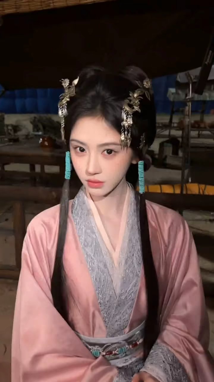 鞠婧祎