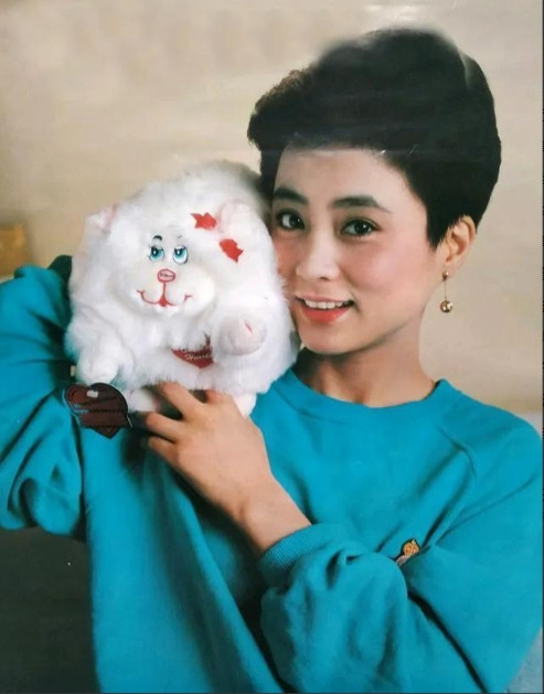 1997年，李玲玉和杰瑞结婚了，杰瑞是一个犹太富商，李玲玉开玩笑对他说：“你不怕
