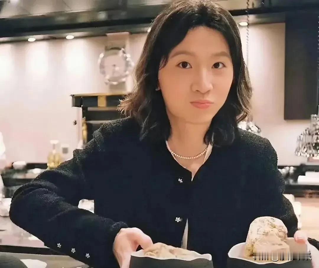 大瓜曝光！从“罗总”到“罗昊子”：好利来大公子点赞女装评论，这一次他选择了做