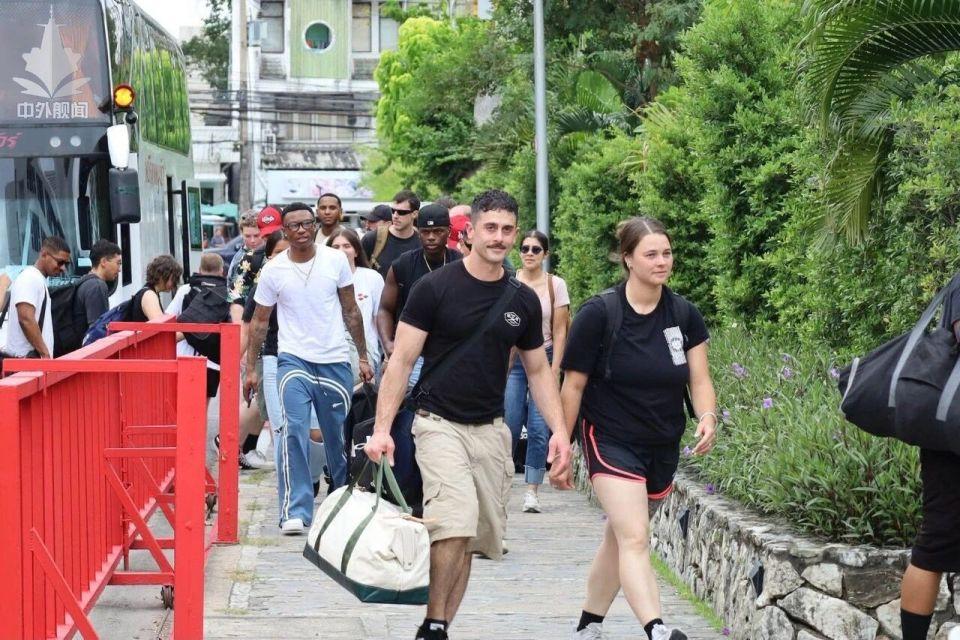 航母严禁男女兵发生关系，违者军纪处分。结果一转头，军方在出海前默默往舰上搬避孕用