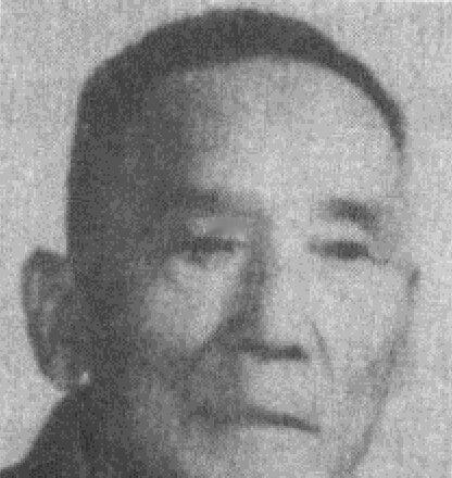 1950年11月，36军军长刘万春接到通知到北京参加会议，可是刚下车，就看到几名