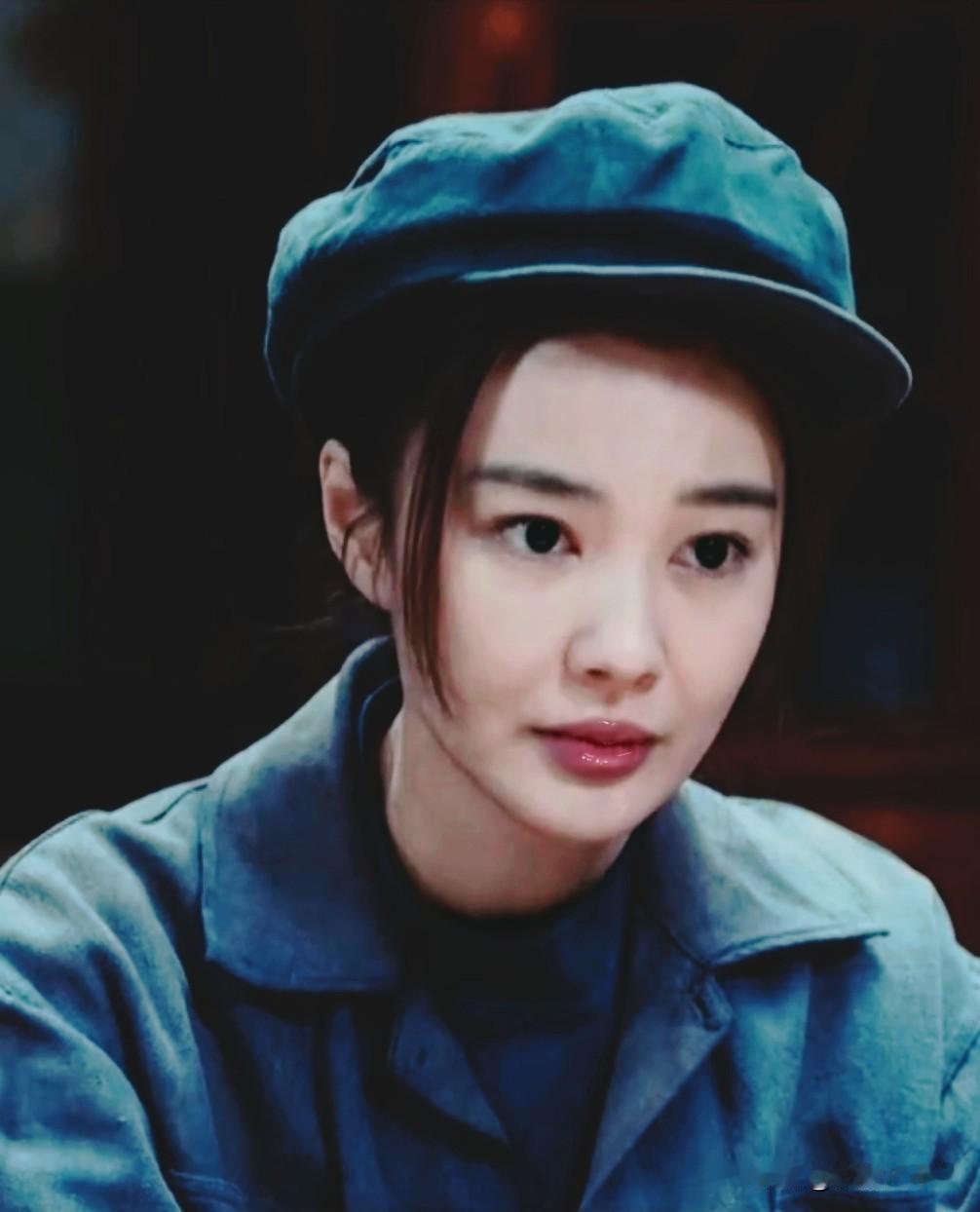 电视剧《依依向北风》,原本以为剧情就够扯的了,直到饰演俞乐山妹妹的演员甄