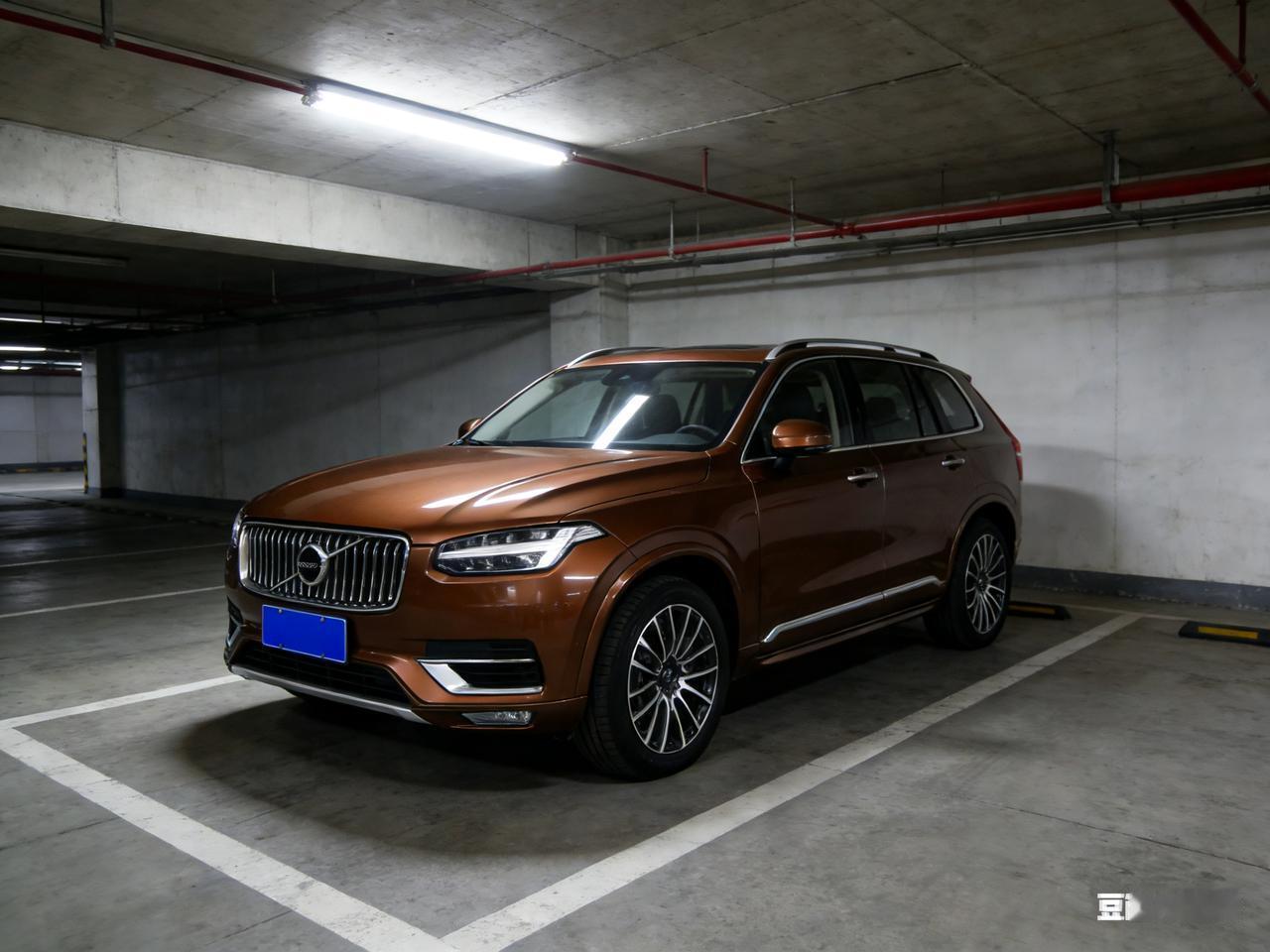 今天来说说为什么要买这个车吧，因为这个车非常少见，而且这是一台二手车。在我买到它