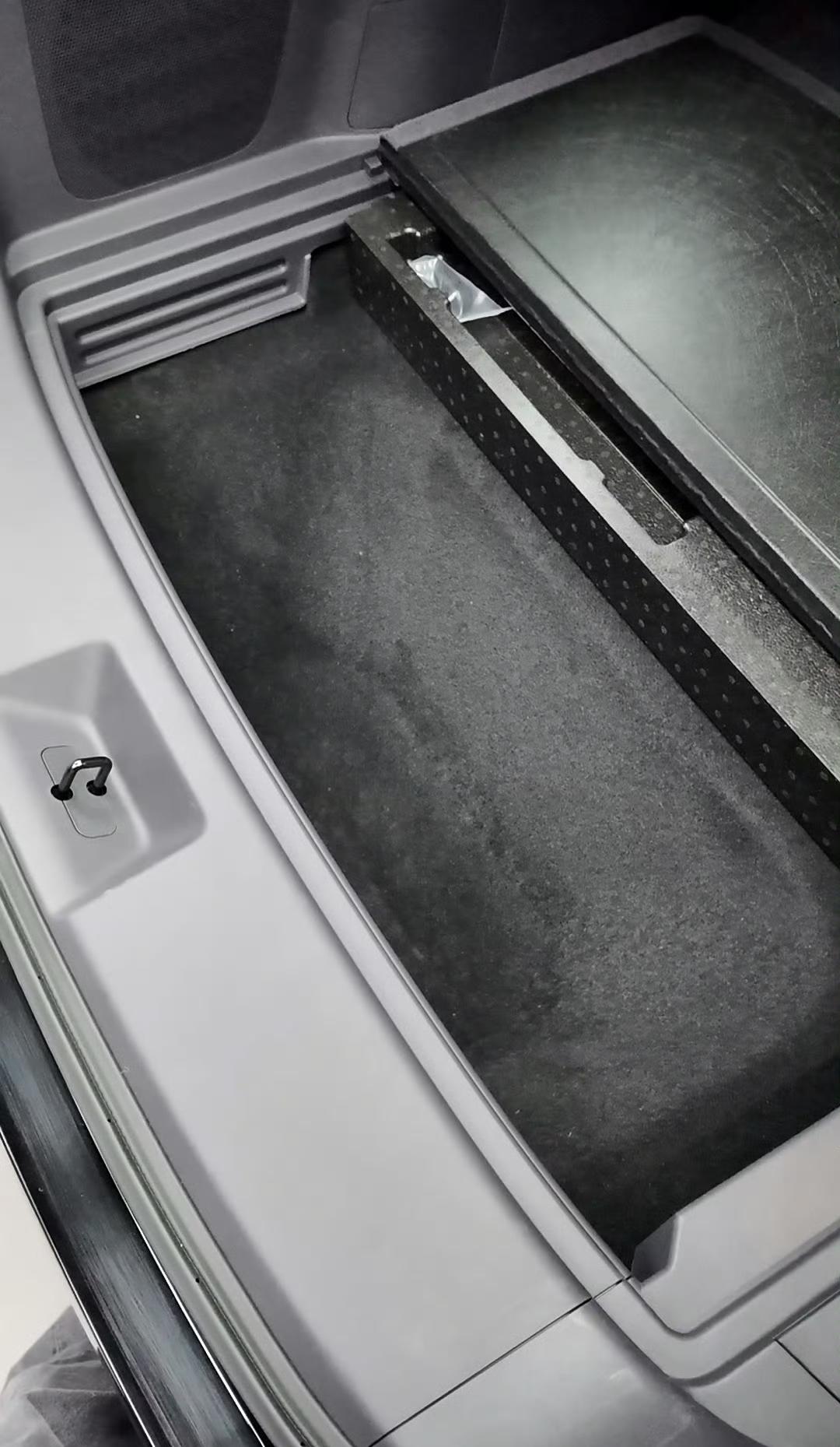 日产NX8的后备箱有多能装？我们尝试了一下极限装法把二排靠背调得立一些放下