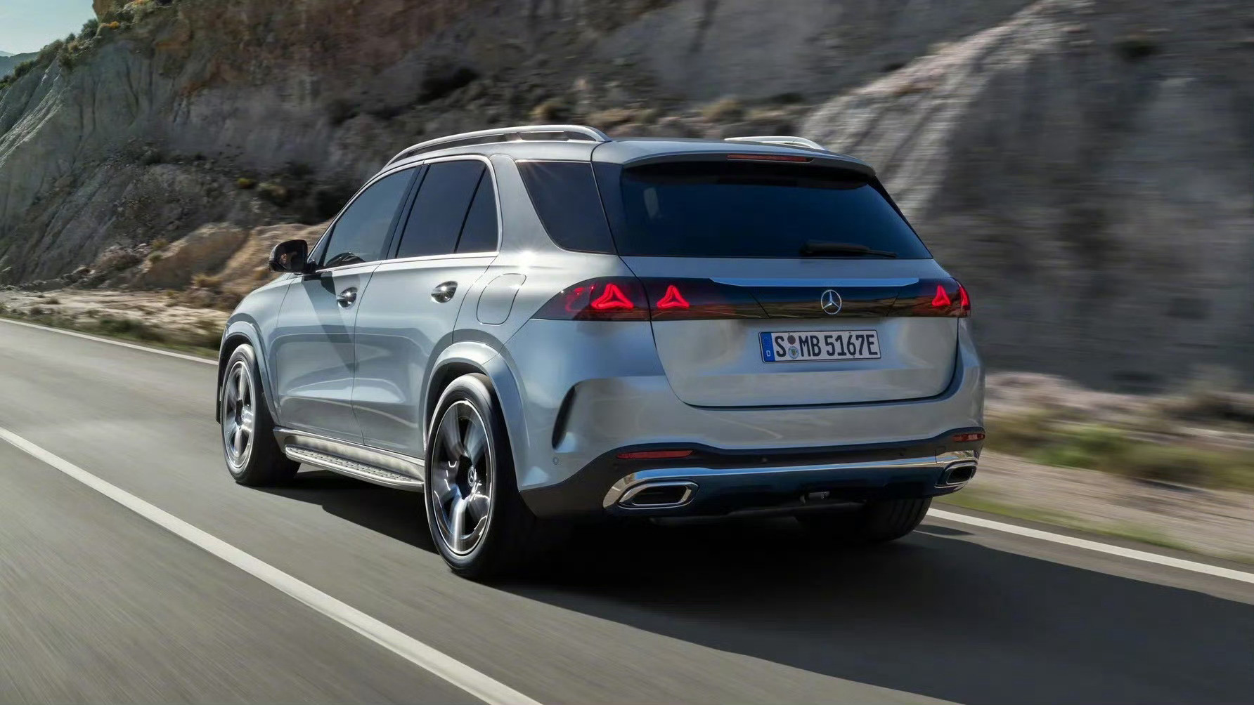 新Q7、新GLE的外型设计，不如极氪8X，远甚。