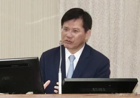 针对日本与菲律宾就专属经济海域划界问题展开谈判一事，林佳龙今（4日）叫嚣称，日菲