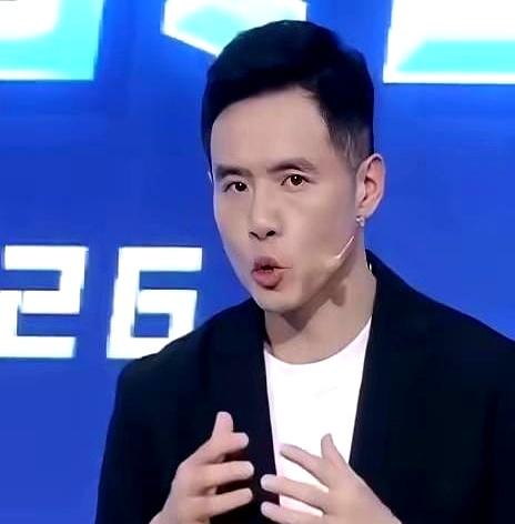 向鹏刚赢下希德仁科，下一轮就碰上张本智和，这个节骨眼上，刘国正给的三句话，听着简