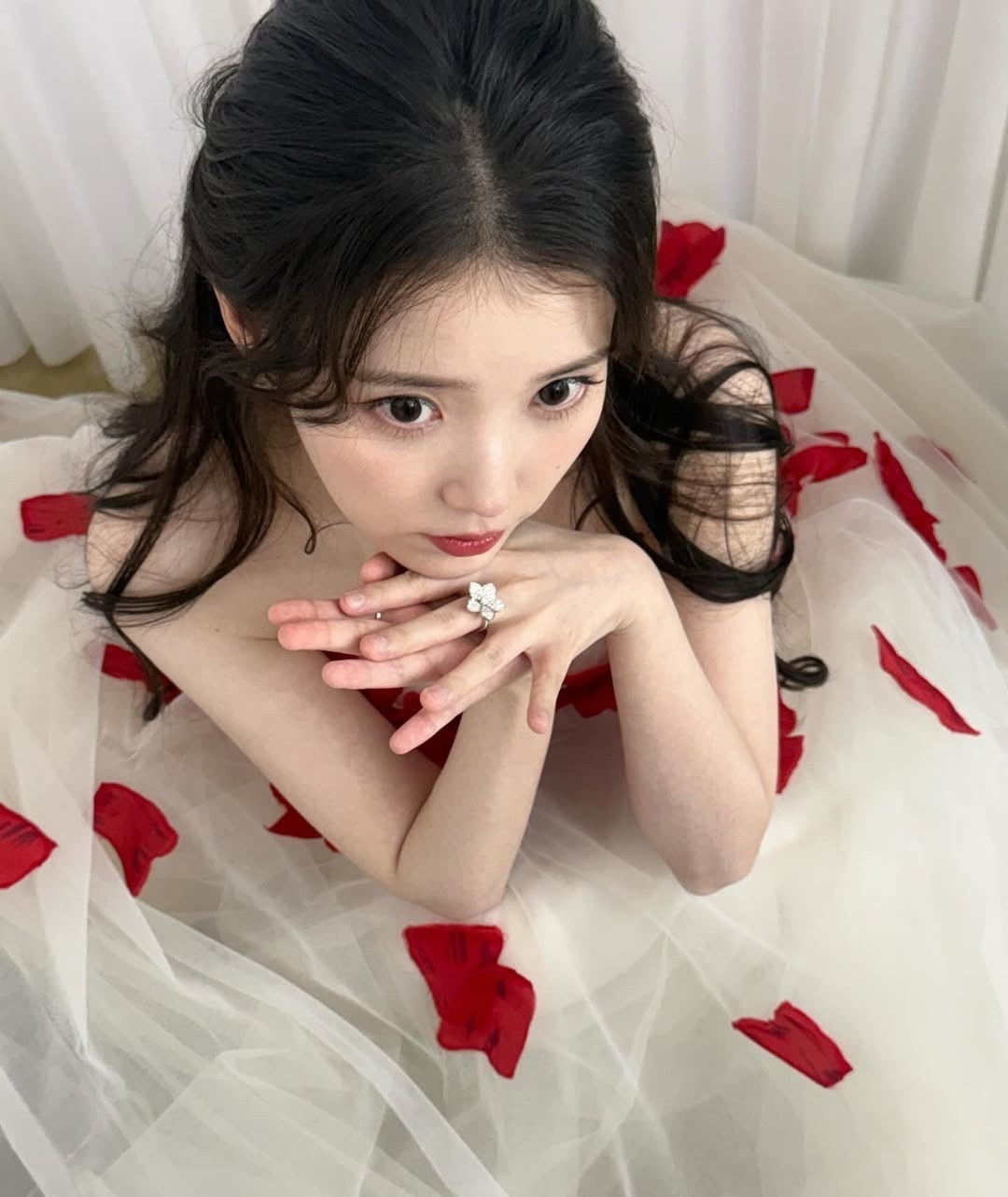 IU真是太美了，不愧是我老婆