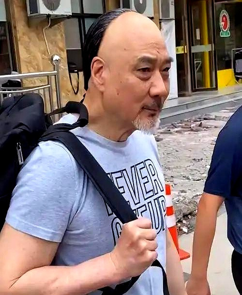 1992年周星驰拍《武状元苏乞儿》，顶着全剧组和投资方的反对，非要把大反派给早就过气、被雪藏两年的徐