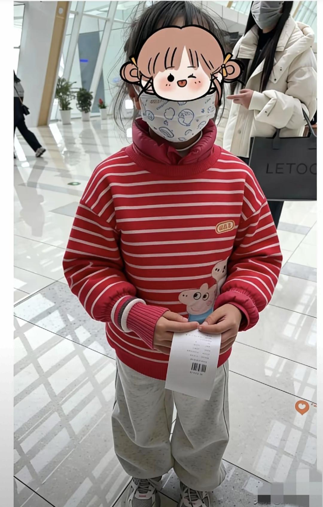 上周邻居家孩子发烧头疼，家长特意穿旧外套带他去看病。医生查了半天说是甲流，结果拿