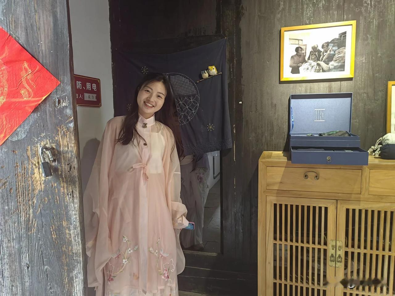 屈原因为投江汨罗，他姐姐过去带回了屈原的尸身。所以叫姊归（姊携弟归）。后代演化为