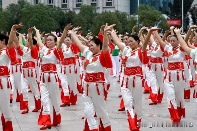 为什么说痛风患者容易并发糖尿病?这应该属于医学问题，不是很清楚。但是身边有很多