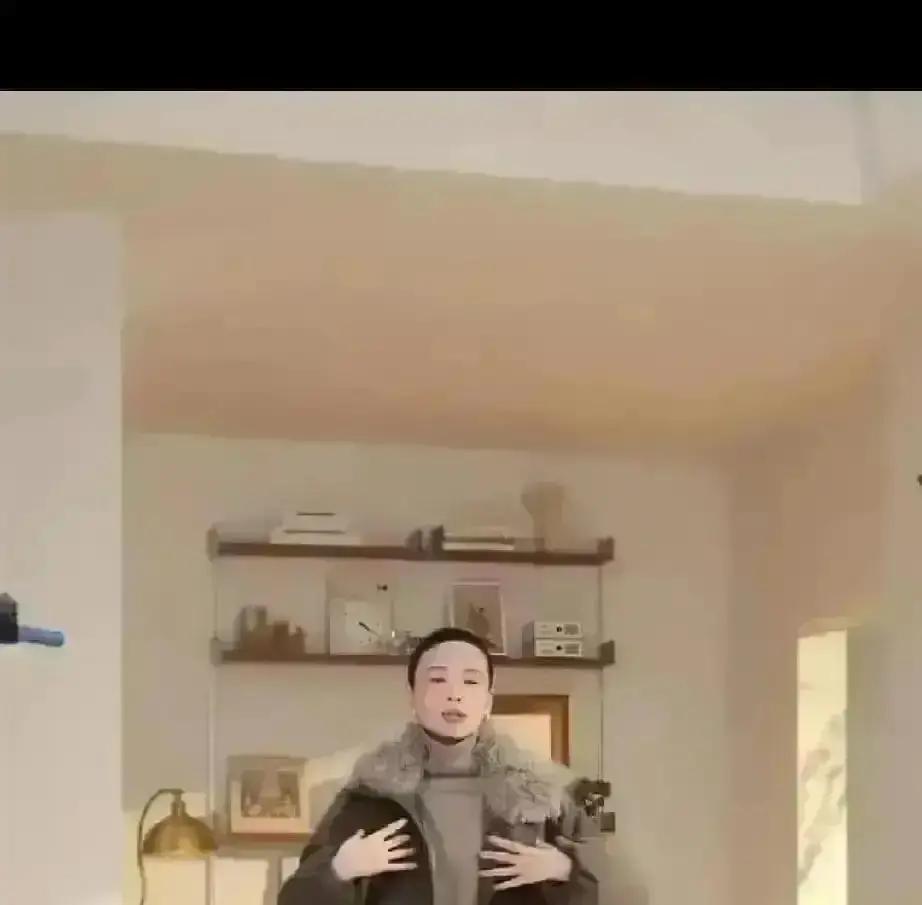 10分钟卖掉一万件，冰柜直播羽绒服469块一件，直接扔进零下20度冰柜，泼