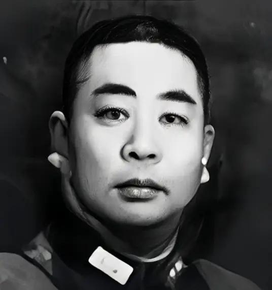 深夜厕所遇见白衣女子,功德林这座全是男性战犯的监狱,怎会出现女人?黄埔一期的