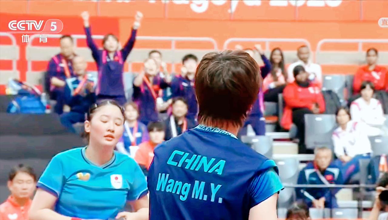 王曼昱凭什么4:1拿下张本美和？刘国正说了实话！他说：王曼昱和张本美和前两