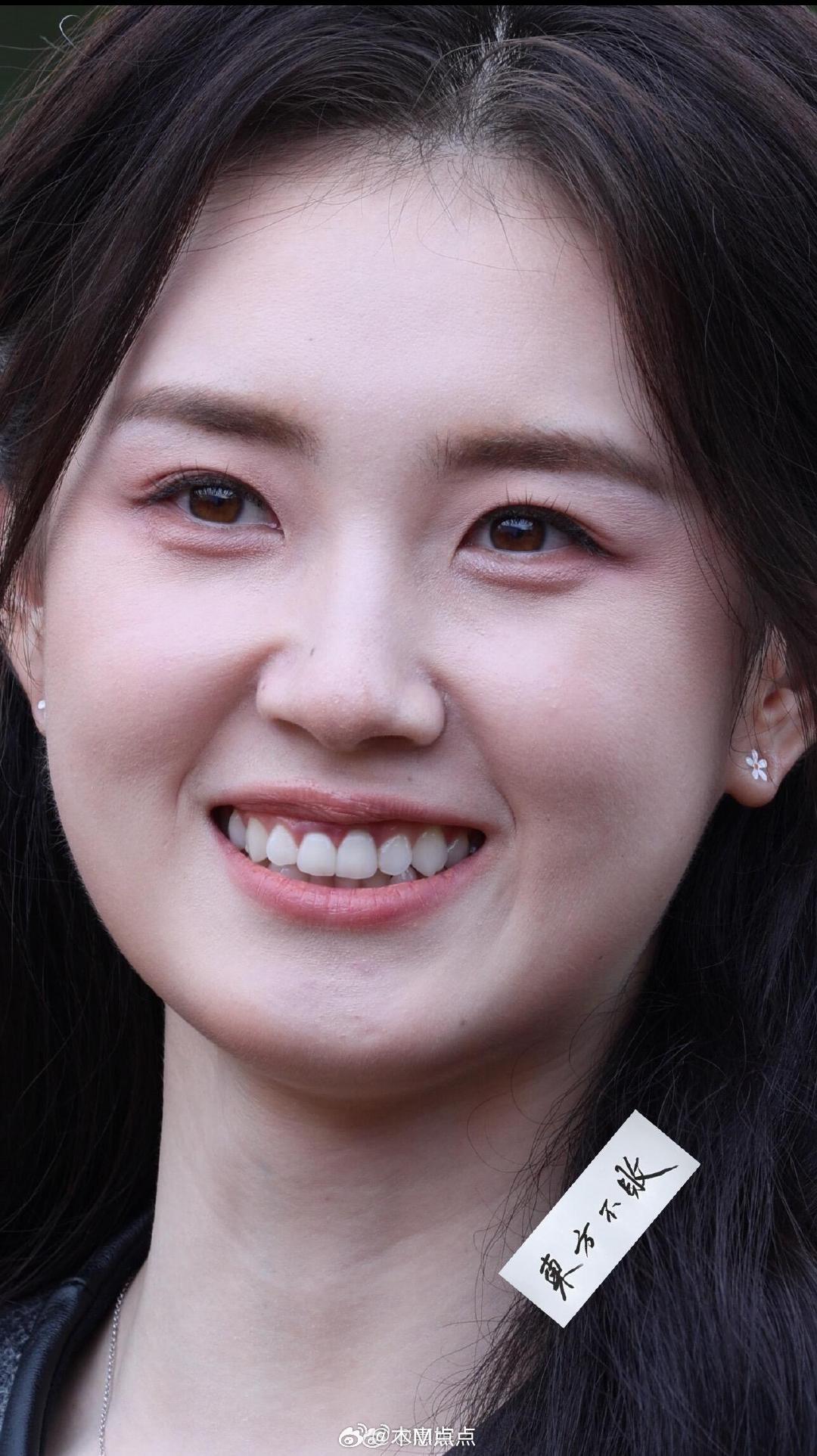 这个是无修高清怼脸的，已经很扛打了，我觉得有内娱代拍入侵短国的实感了，郭宇欣陈添