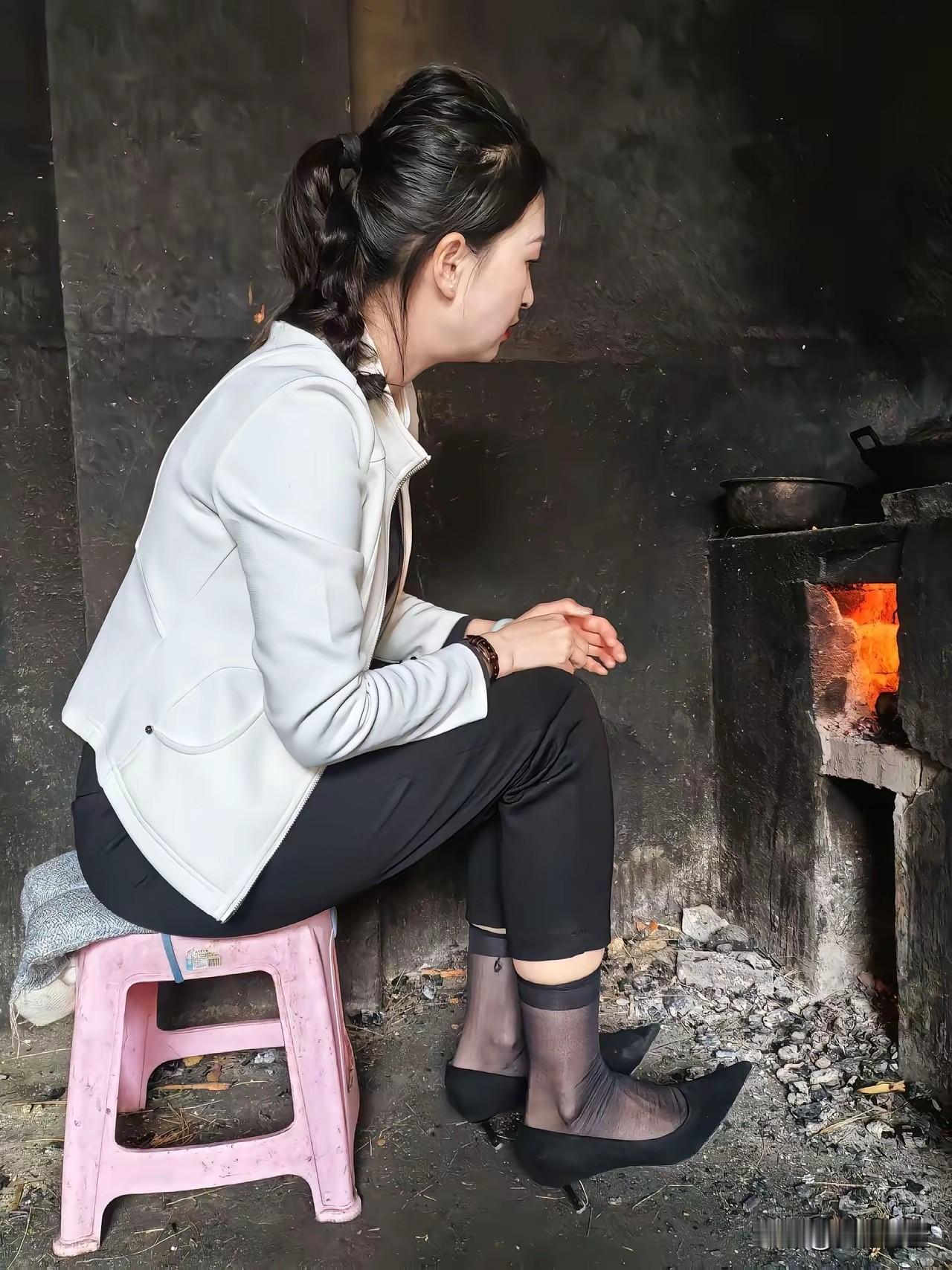 家里飞出了个金凤凰,以后要多帮衬点家里，当务之急是给父母换套好房子，改善居住环境