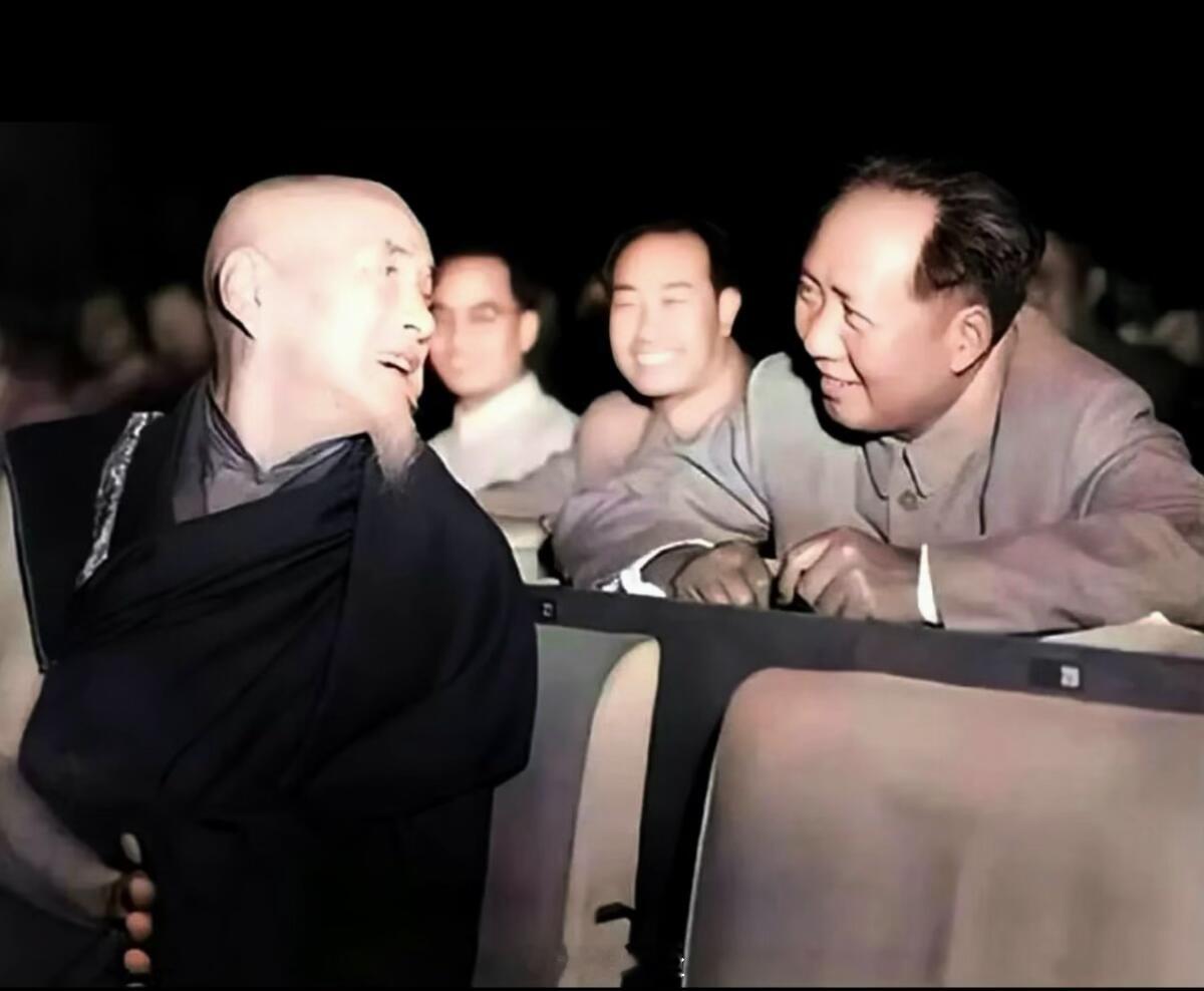 主席和高僧的对话：1954年，全国政协会议上，毛主席见到了藏传佛教的高僧喜饶嘉措
