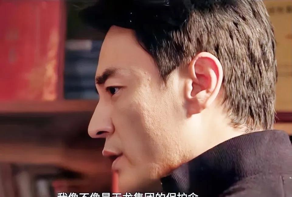《以法之名》:李人骏做伪证，洪亮当面对质李人骏…洪亮找李人骏谈话，先问起他妻子