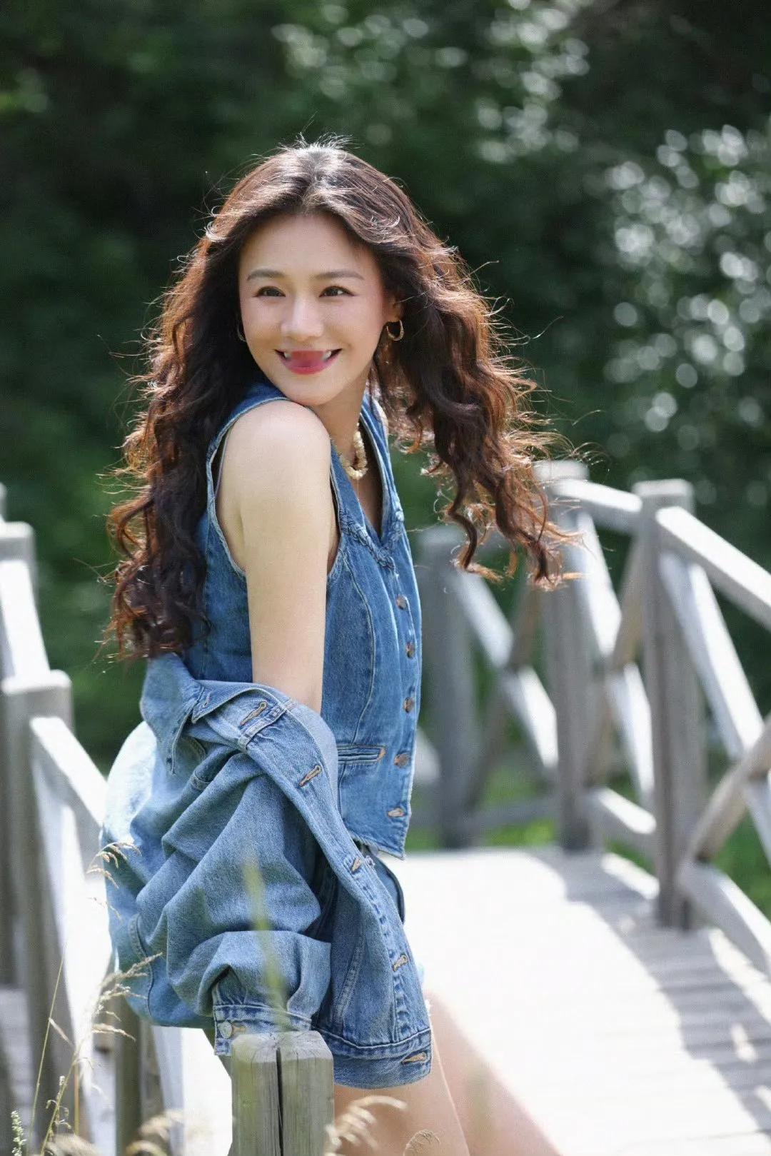 马思纯的明媚感又回来了！她是特别纯净的女孩子，对每个人都真诚以待，对每个新的