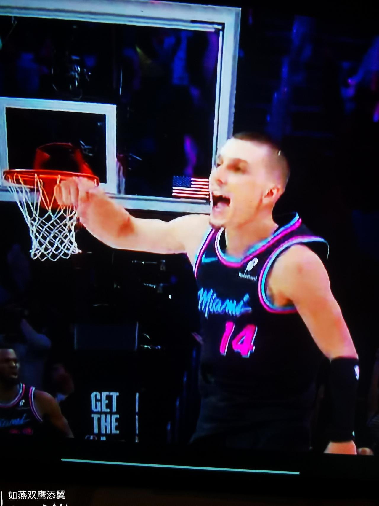 这就是背刺哈登得到的在一场事关东部季后赛排位的直接对决中，第