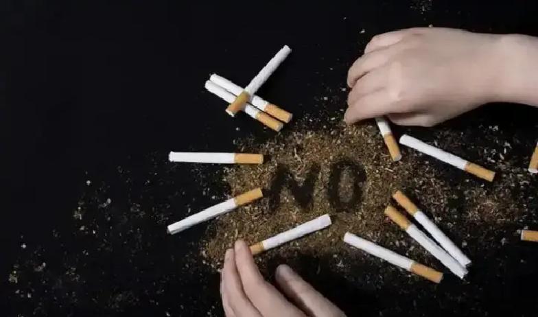 63岁老王拿着检查单问医生：吃了他汀三年，会不会把肝吃坏了？要不要赶紧停？6