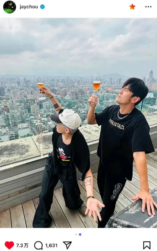 周杰伦社交媒体晒出与权志龙合影