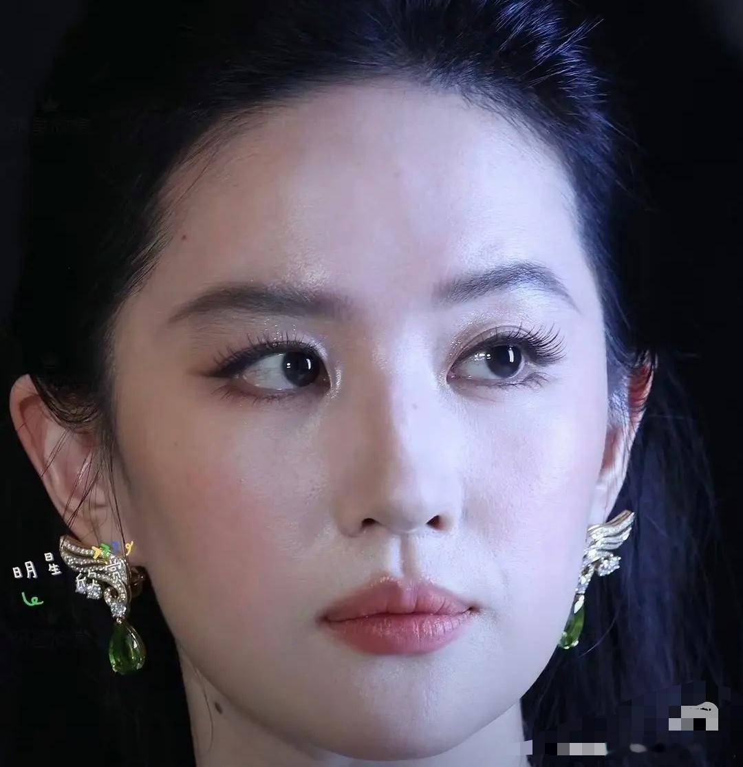 以后吹生图的先参照刘亦菲这组图总有人拿着精修吹生图