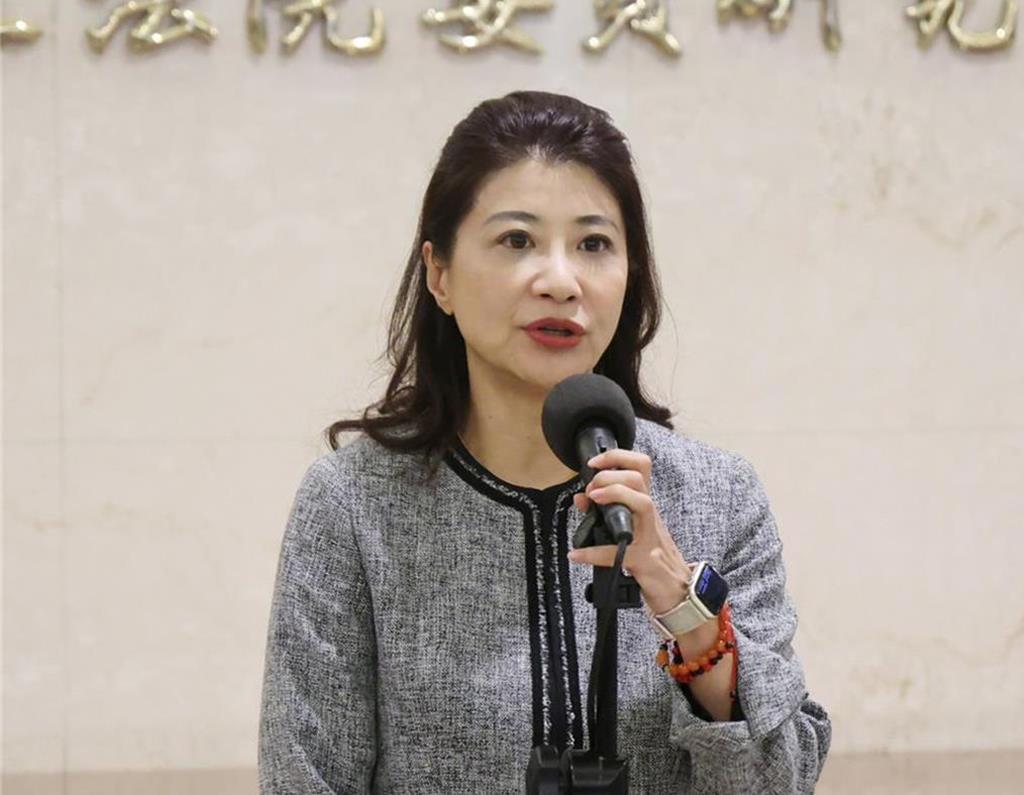 1月8日，民进党立委林楚茵在立法院上哭哭啼啼，说大陆“惩独名单”是“长臂管辖、恫