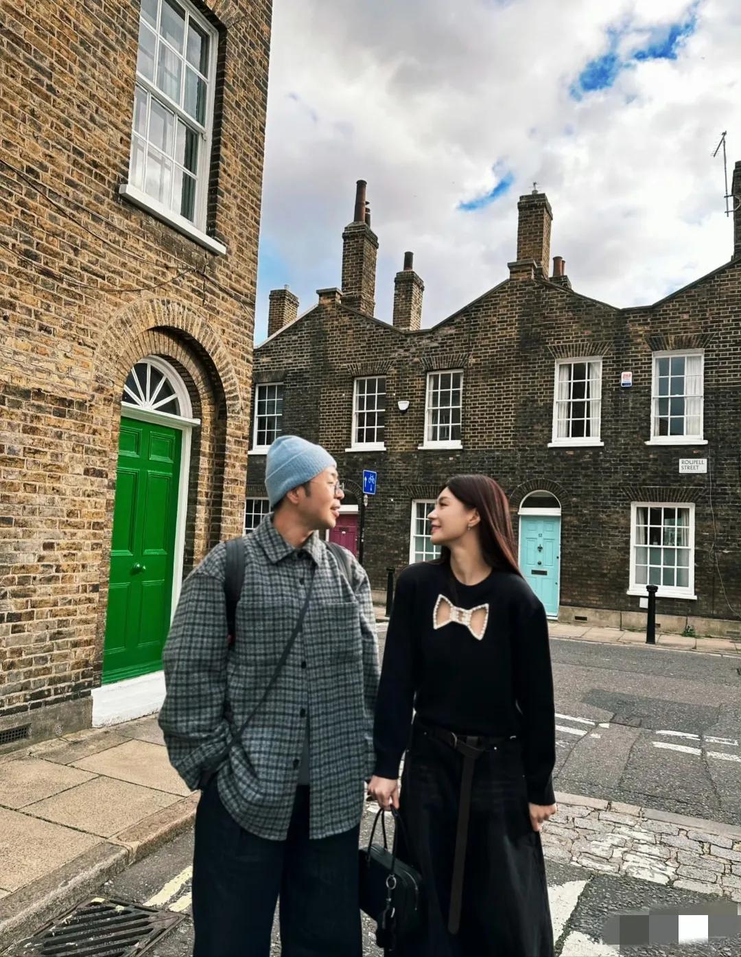 10月28日，沈梦辰晒出一组与老公在国外街头漫步的合照来庆祝杜海涛今天的生日！