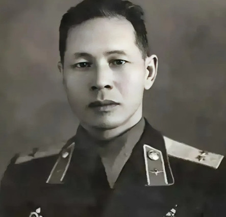 1964年，有关部门赶来哈军工，告知空军工程系主任唐铎少将：“现在给你两个选择，