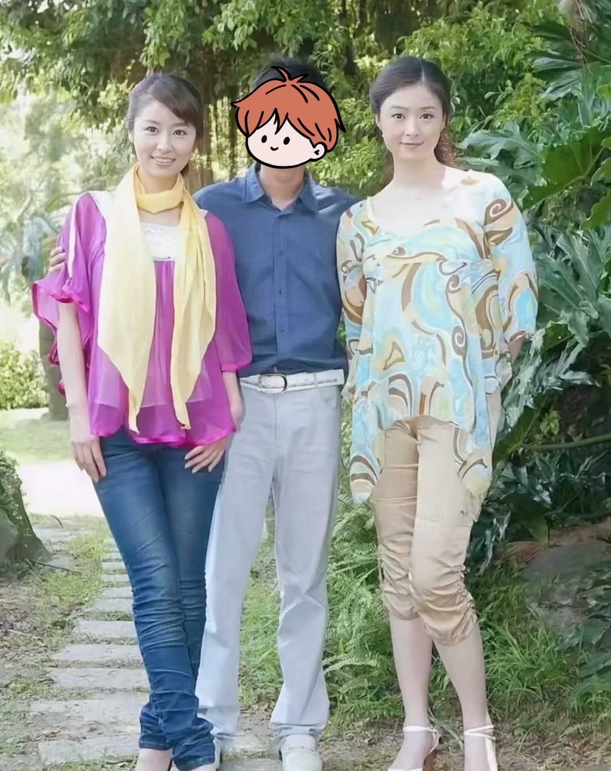 林心如怎么受得了霍建华这条牛仔裤老辈子就是有实力，穿紧身束脚牛仔裤也难掩其帅气！