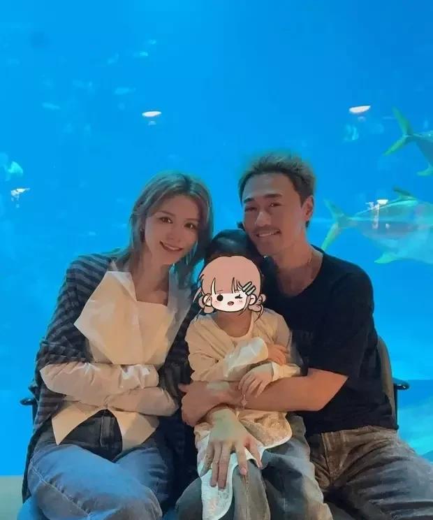 林峯豪掷千金！5岁千金变美人鱼，海底套房壕破天际！林峯携娇妻张馨月与掌上明珠空