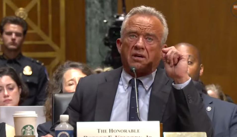 美国卫生与公共服务部长小罗伯特·肯尼迪昨晚（北京时间4月22日晚）在听证会上表示