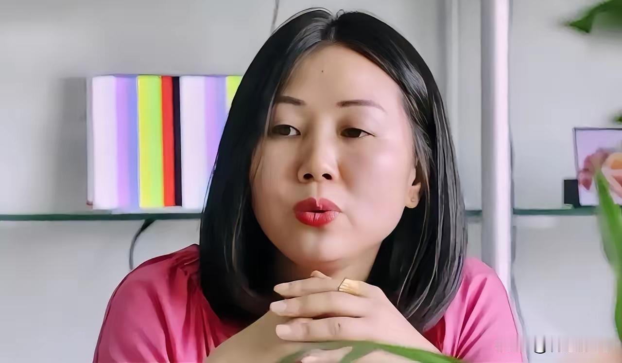 湖南一女子3岁走失，40岁成为千万富豪后，登上电视寻亲，不料，亲生父母无人到场，