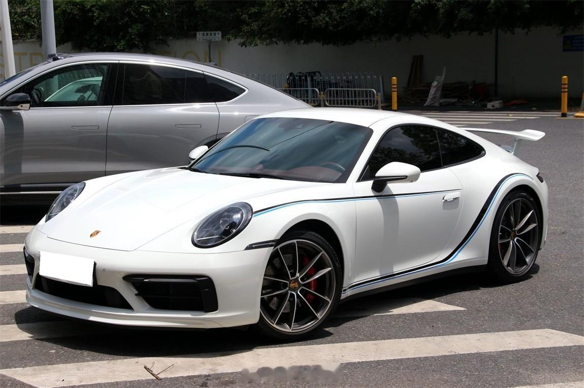保时捷911CarreraS车辆2024年06月上牌，目前里程11000公