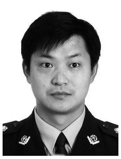 公安英烈胡钦春，2014年3月在追捕犯罪嫌疑人时遭到歹徒持刀暴力拒捕，身中七刀，