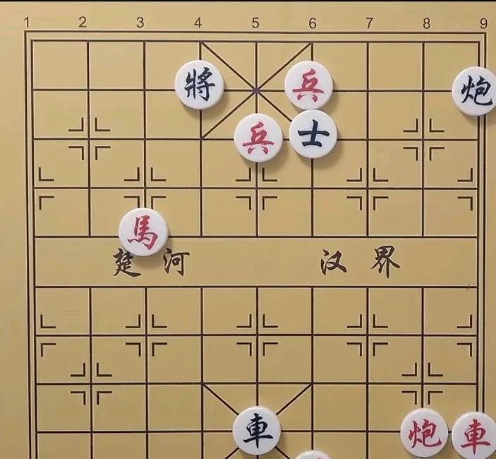 超百分之九十的棋友都上当，进红炮叫将，然后就把黑方的车干掉了，以为黑方只剩下一卒