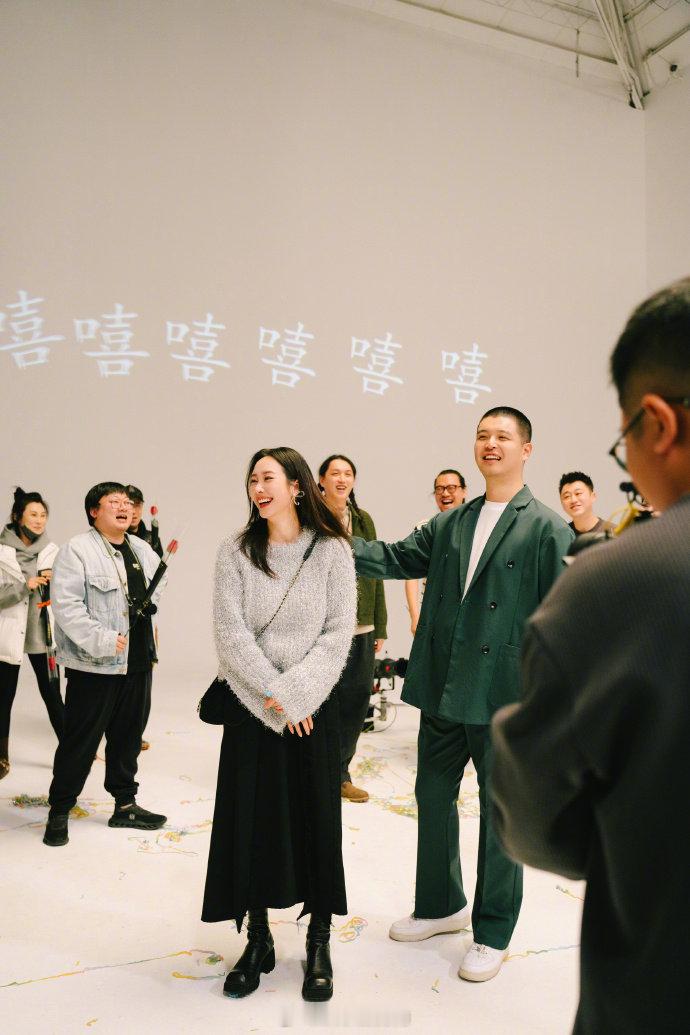 马頔晒求婚李纯细节马頔求婚时李纯又哭又笑马頔分享求婚幕后点滴，用心布置专属浪漫