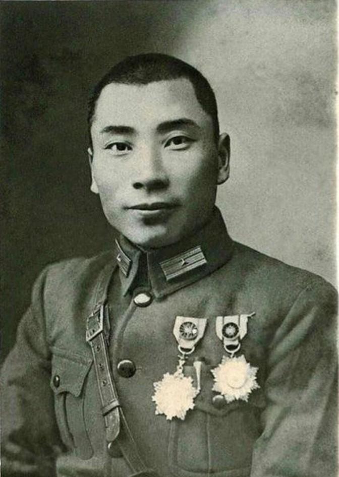 1947年8月，王仲廉被押去南京受审，汤恩伯去求情，蒋介石骂道：“这就是你向我推
