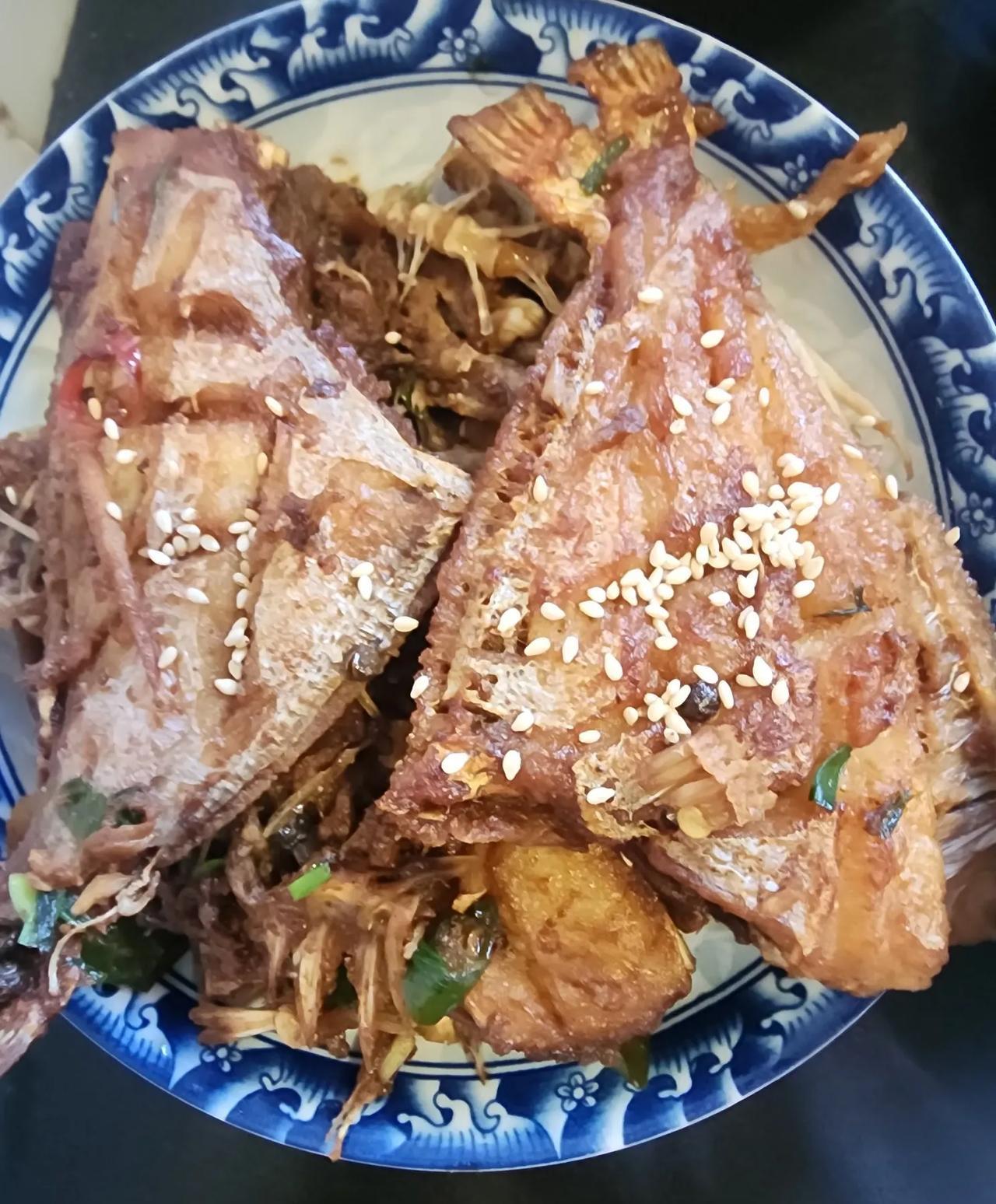 祝氏晚餐：妙煎薄皮鱼，清炒黄瓜，肉沫炒冬瓜，豆耳烧肉，烤羊排，西红柿炒鸡蛋汤