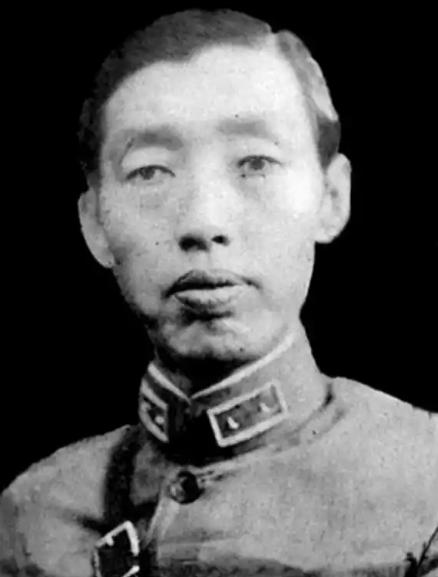 1940年，石友信召集军官开会，要替哥哥石友三报仇，讨伐高树勋，正当石友信气势汹