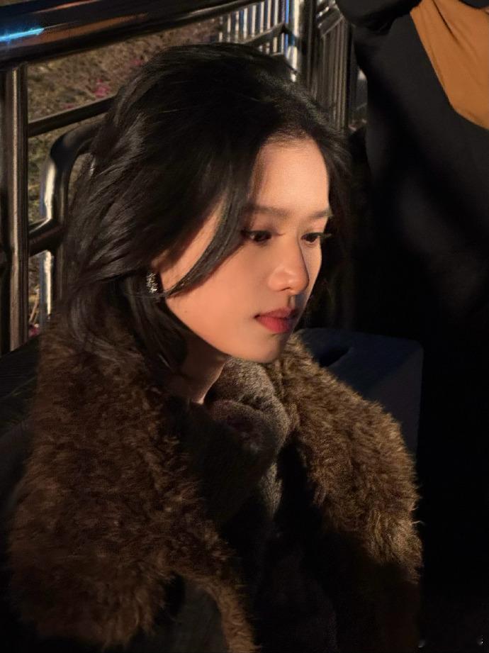 张婧仪冬日碎片文件夹张婧仪任冬雪冬日碎片来了！感受到这个冬天的一些小快乐了呀，