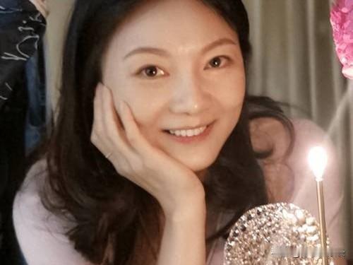 看完陈婷的故事，真的让人心里堵得慌。1999年，18岁的她正在北电上课，突