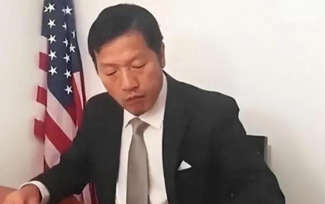 2018年，东北一高校教授卖掉北京房产，携领全家赴美定居，走前怒放“豪言”：中国